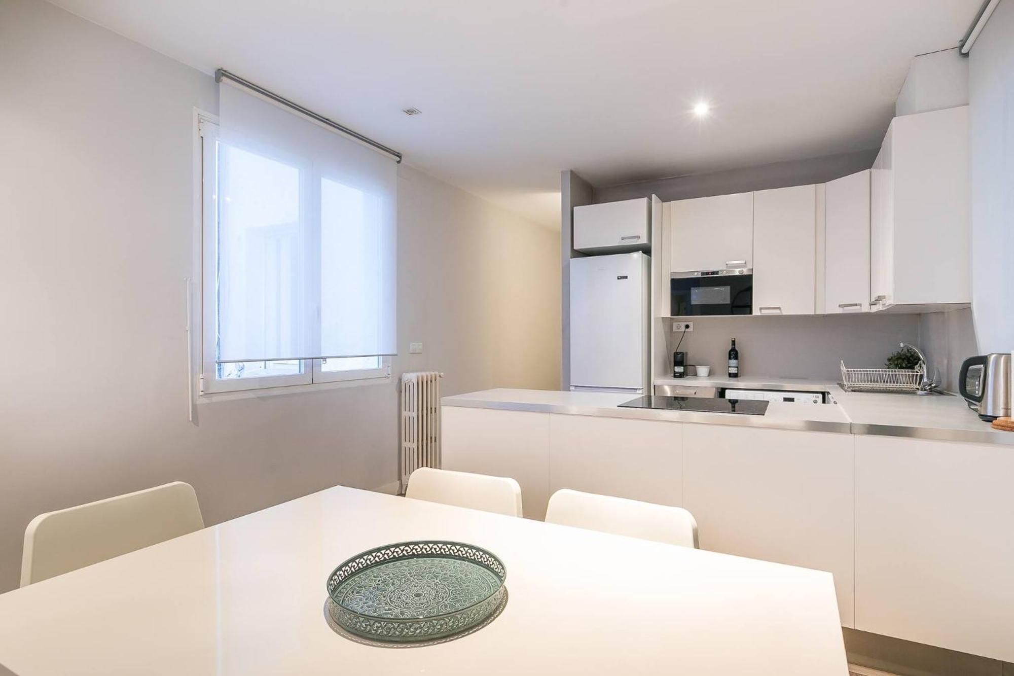 Castellana Suites Madrid Kültér fotó